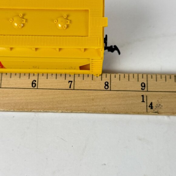 Bachmann Vintage HO Scale Shell Chemical Plastics Hopper Train Car Yellow - Picture 12 of 12
